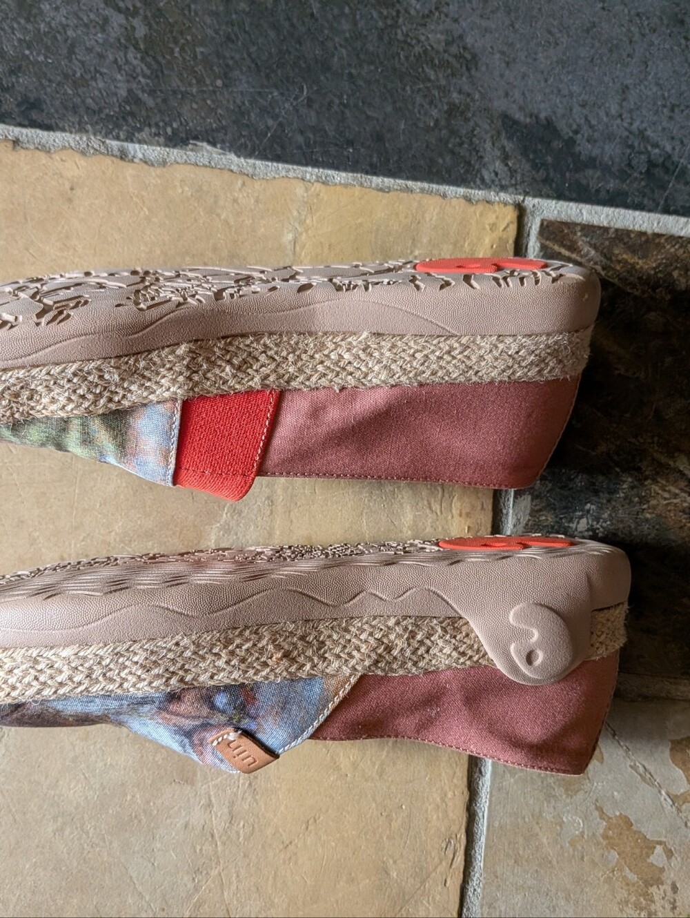 UIN Women's "Ukrainian Dancers" Multicolor Canvas Espadrilles with Orange Trim - Picture 3 of 9